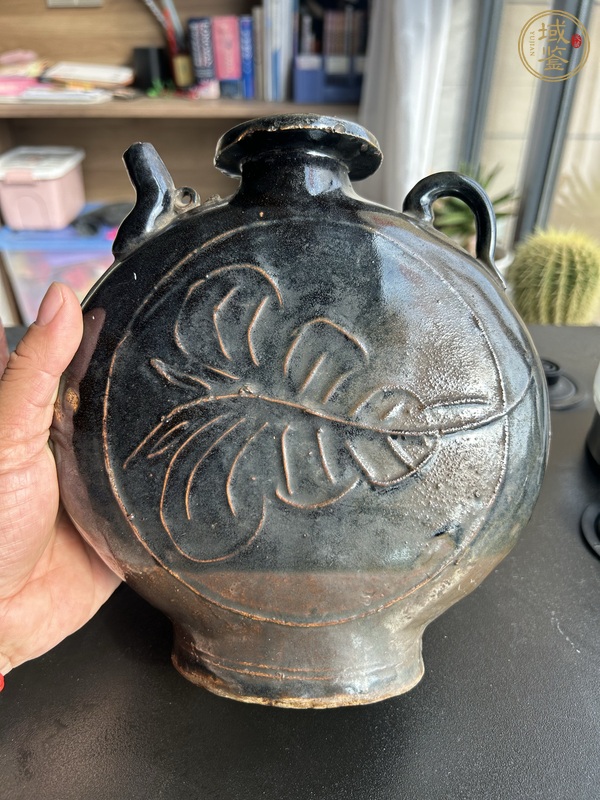 古玩陶瓷耀州窯黑釉樹葉紋扁壺真品鑒賞圖