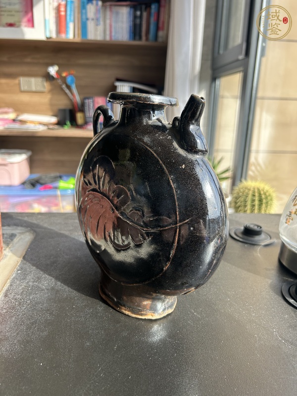 古玩陶瓷耀州窯黑釉樹葉紋扁壺真品鑒賞圖