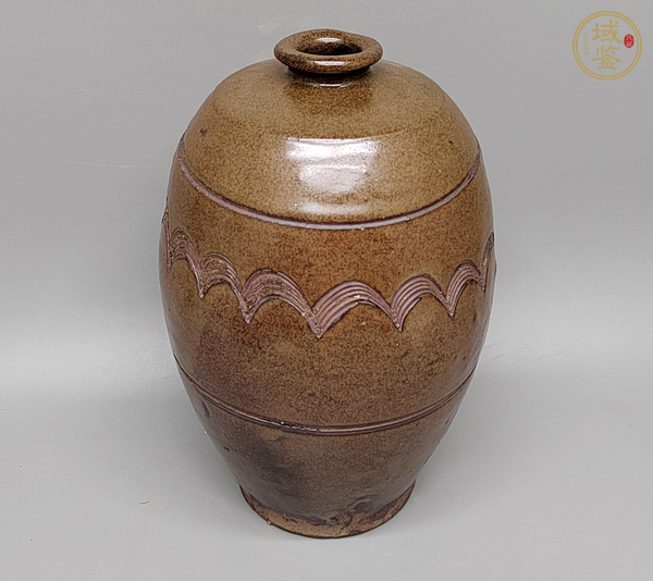 古玩陶瓷茶葉末釉刻水波紋梅瓶真品鑒賞圖