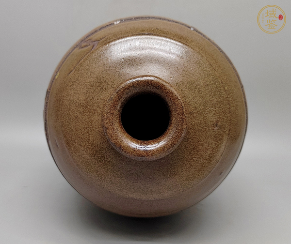 古玩陶瓷茶葉末釉刻水波紋梅瓶真品鑒賞圖