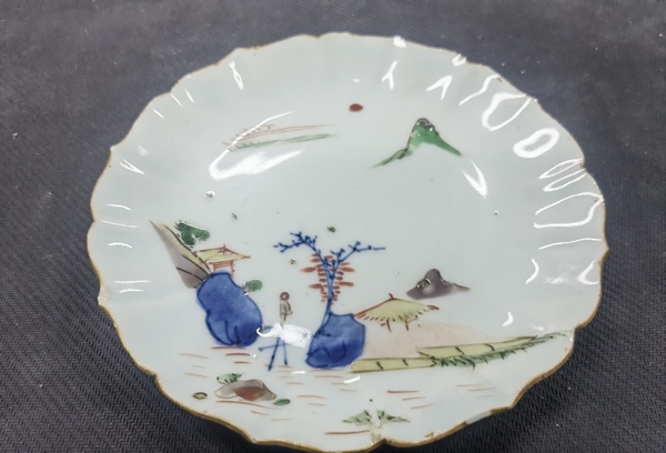 古玩陶瓷明晚期 青花五彩山水紋花口盤拍賣，當(dāng)前價(jià)格5000元