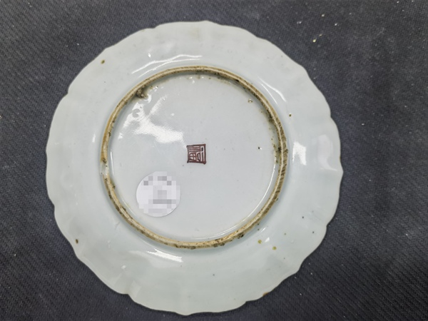 古玩陶瓷明晚期 青花五彩山水紋花口盤拍賣，當(dāng)前價(jià)格5000元