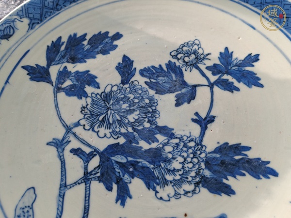 古玩陶瓷青花花卉紋盤真品鑒賞圖