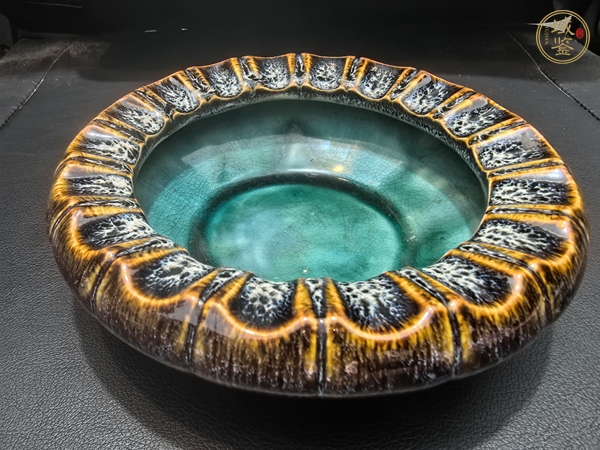古玩陶瓷窯變釉煙灰缸真品鑒賞圖
