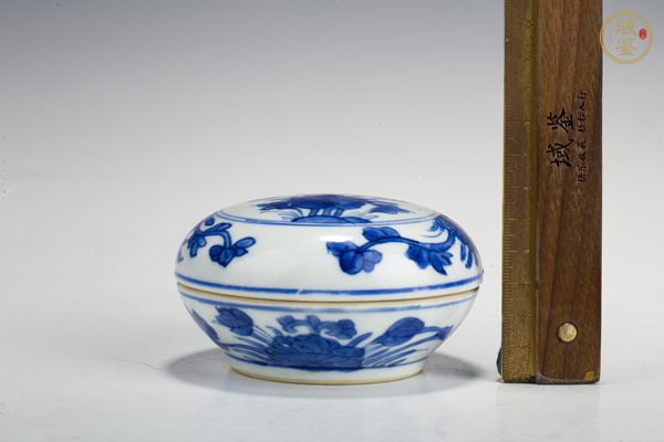 古玩陶瓷清康熙·青花花卉紋蓋盒真品鑒賞圖