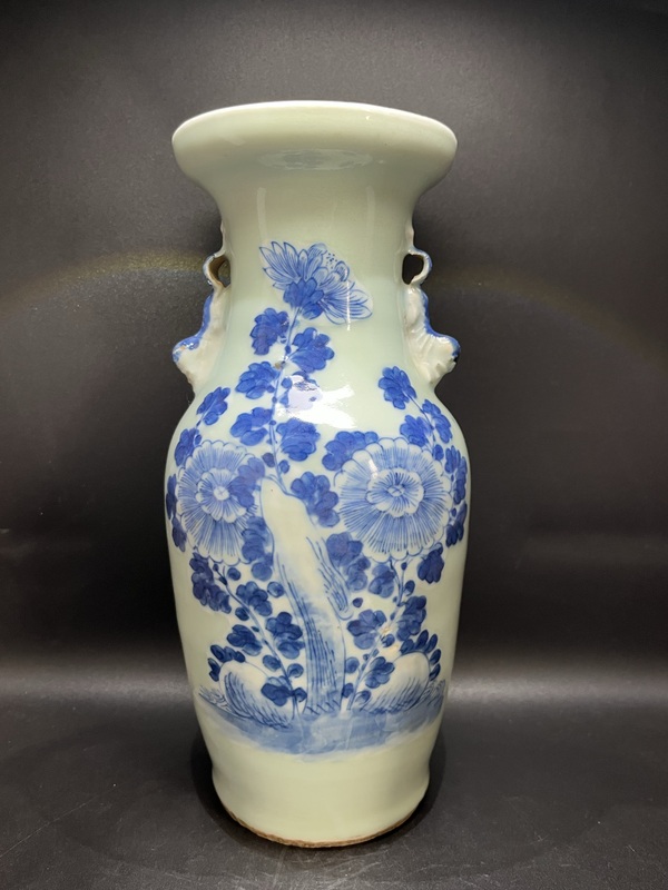 古玩陶瓷豆青釉青花花卉紋雙耳瓶拍賣,當(dāng)前價(jià)格6800元