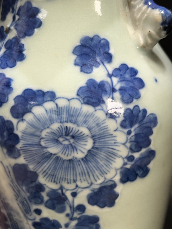 古玩陶瓷豆青釉青花花卉紋雙耳瓶拍賣,當(dāng)前價(jià)格6800元