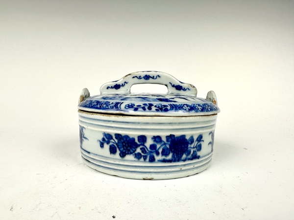 古玩陶瓷清中期·青花松竹梅蓋盒拍賣，當(dāng)前價(jià)格1001元