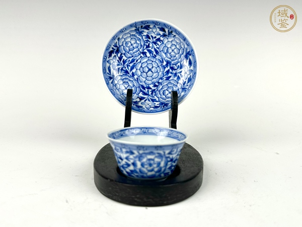 古玩陶瓷清康熙·青花淡描團花杯碟真品鑒賞圖