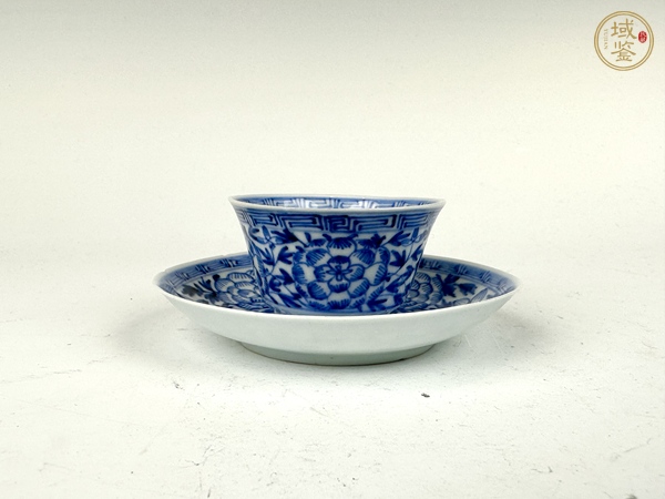古玩陶瓷清康熙·青花淡描團花杯碟真品鑒賞圖