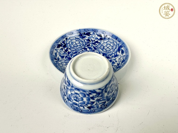 古玩陶瓷清康熙·青花淡描團花杯碟真品鑒賞圖