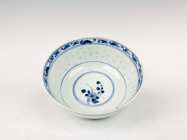 古玩陶瓷晚清·青花花卉玲瓏碗拍賣，當前價格0元