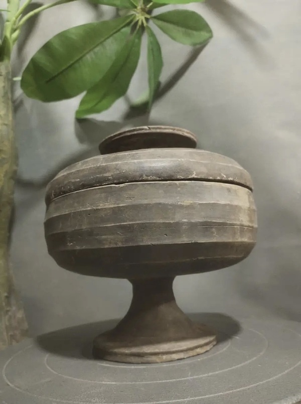 古玩陶瓷漢代灰陶豆拍賣，當(dāng)前價(jià)格900元