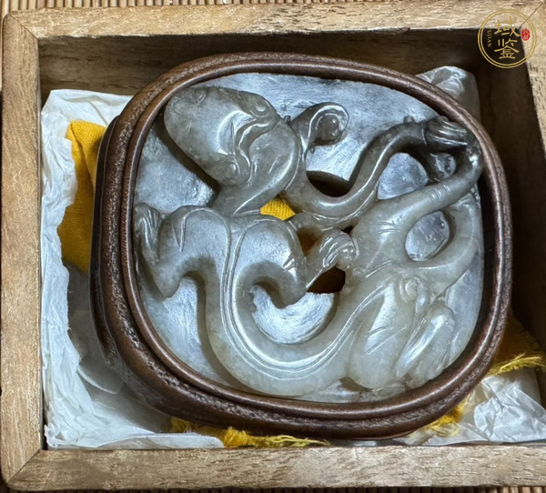 古玩和田玉螭龍帶飾真品鑒賞圖