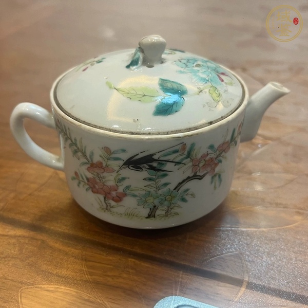 古玩陶瓷花鳥紋粉彩執(zhí)壺真品鑒賞圖