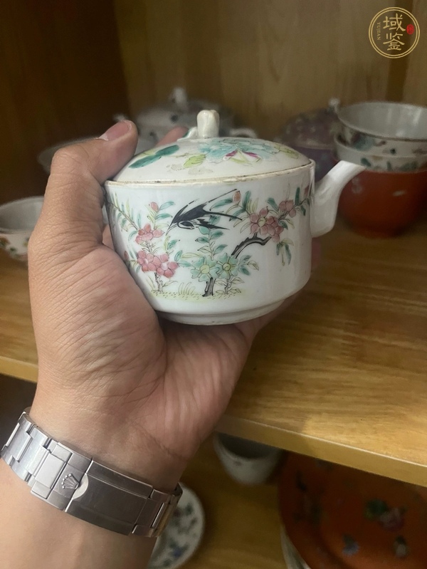 古玩陶瓷花鳥紋粉彩執(zhí)壺真品鑒賞圖