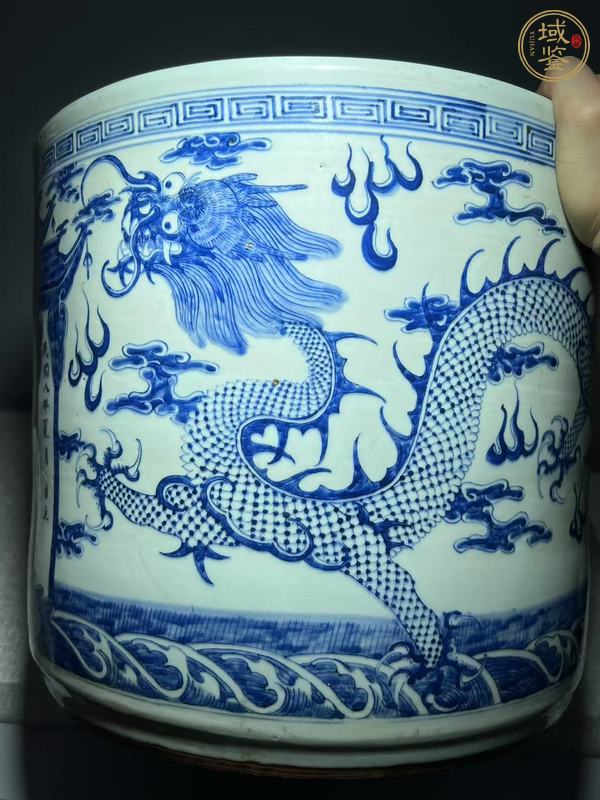 古玩陶瓷青花雙龍戲珠紋直筒爐真品鑒賞圖