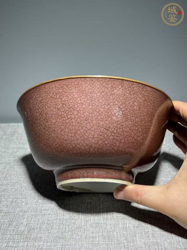 古玩陶瓷紅釉開(kāi)片紋碗真品鑒賞圖