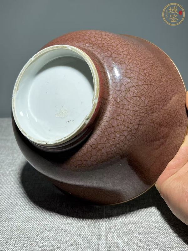 古玩陶瓷紅釉開(kāi)片紋碗真品鑒賞圖