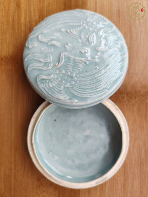 古玩陶瓷鳳紋印花粉盒真品鑒賞圖