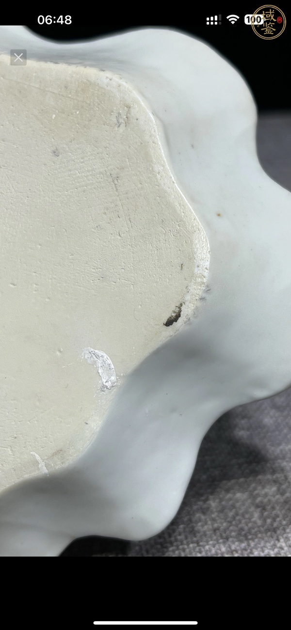 古玩陶瓷粉彩蓮池鴛鴦紋海棠盤真品鑒賞圖