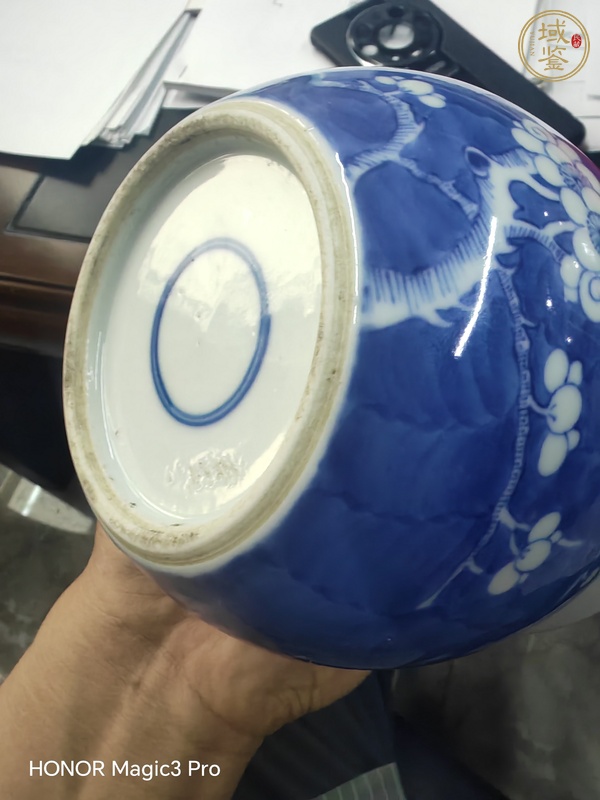 古玩陶瓷清晚·青花留白冰梅紋案缸 真品鑒賞圖