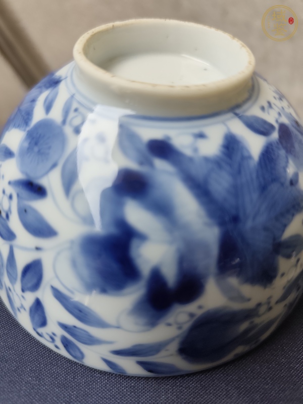 古玩陶瓷日本明治青花花卉紋蓋碗真品鑒賞圖