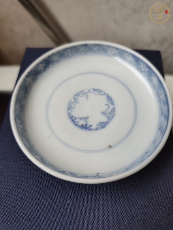古玩陶瓷日本明治青花花卉紋蓋碗真品鑒賞圖