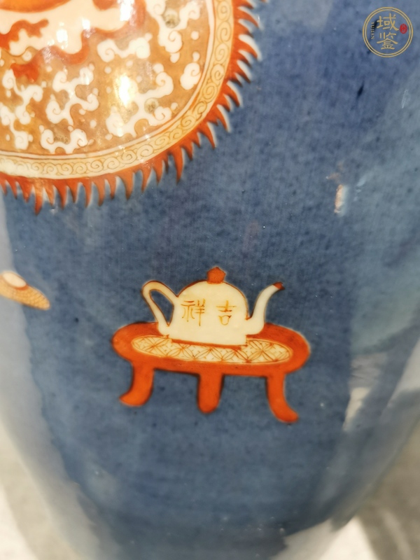 古玩陶瓷晚清灑藍(lán)礬紅人物瓶真品鑒賞圖