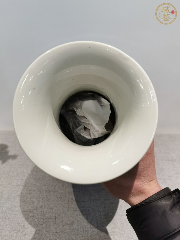 古玩晚清灑藍(lán)礬紅人物瓶真品鑒賞圖