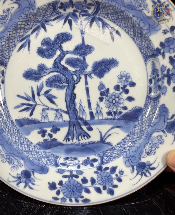 古玩陶瓷花卉紋青花盤真品鑒賞圖
