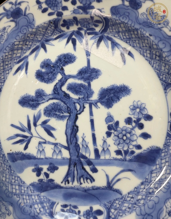 古玩陶瓷花卉紋青花盤真品鑒賞圖