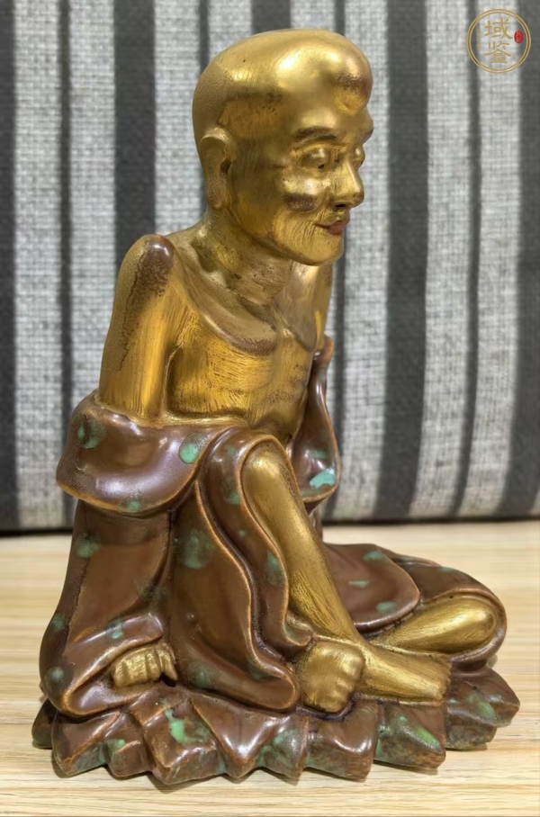 古玩陶瓷金地羅漢塑像真品鑒賞圖
