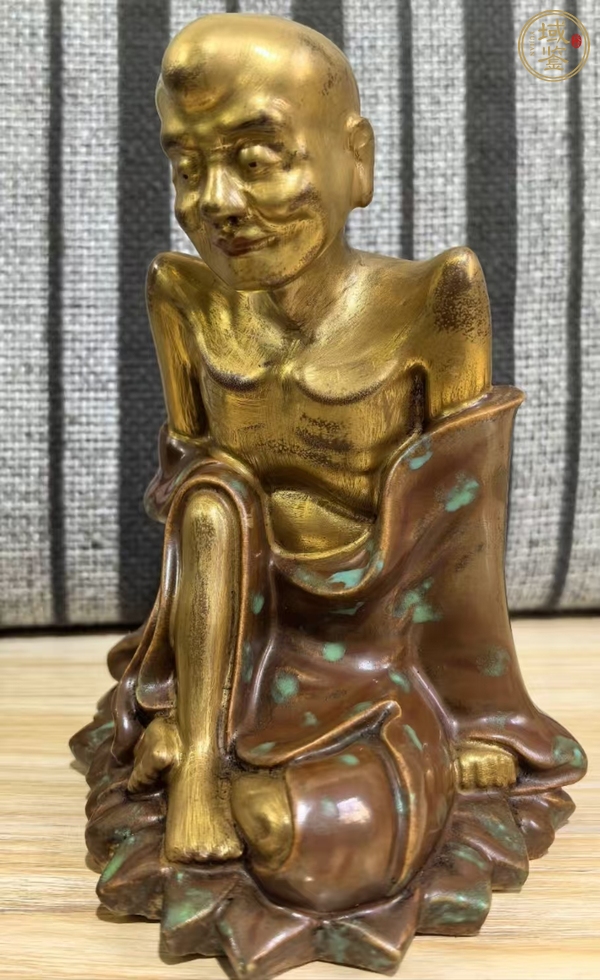 古玩陶瓷金地羅漢塑像真品鑒賞圖