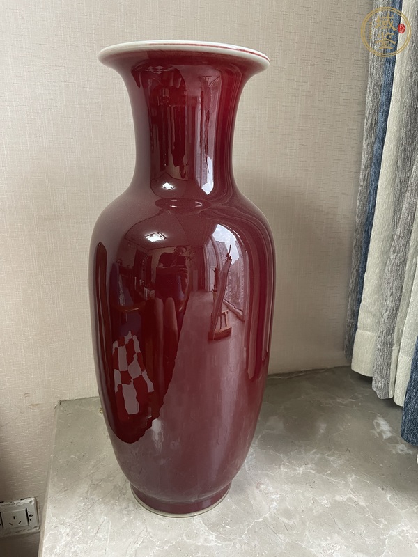 古玩陶瓷紅釉瓶真品鑒賞圖