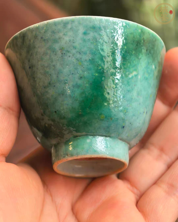 古玩陶瓷吹綠釉杯真品鑒賞圖