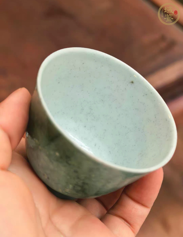 古玩陶瓷吹綠釉杯真品鑒賞圖