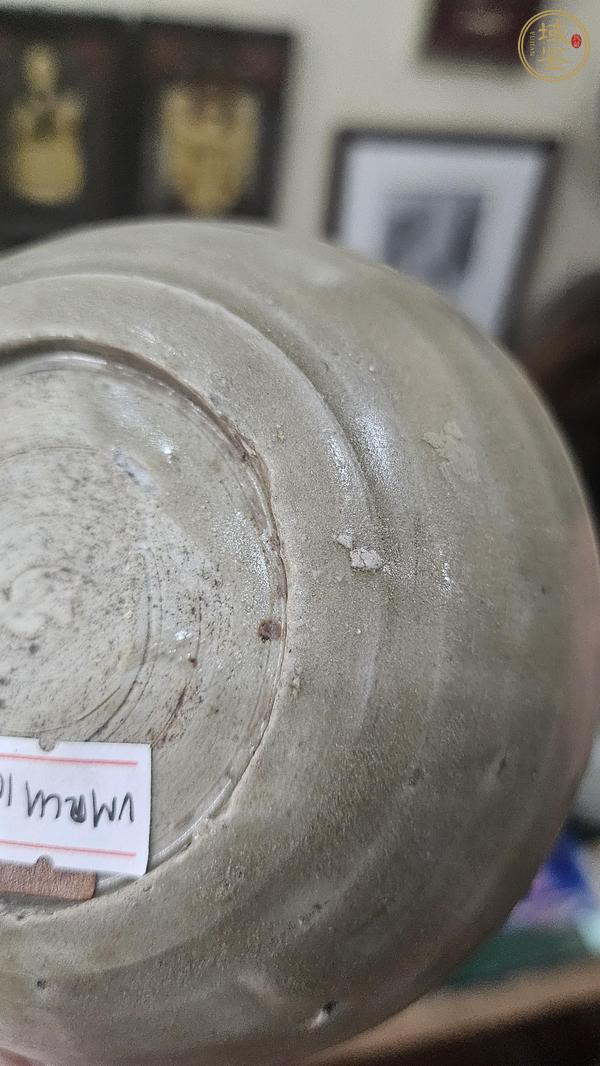 古玩陶瓷龍泉青瓷刻仰蓮紋茶盞真品鑒賞圖