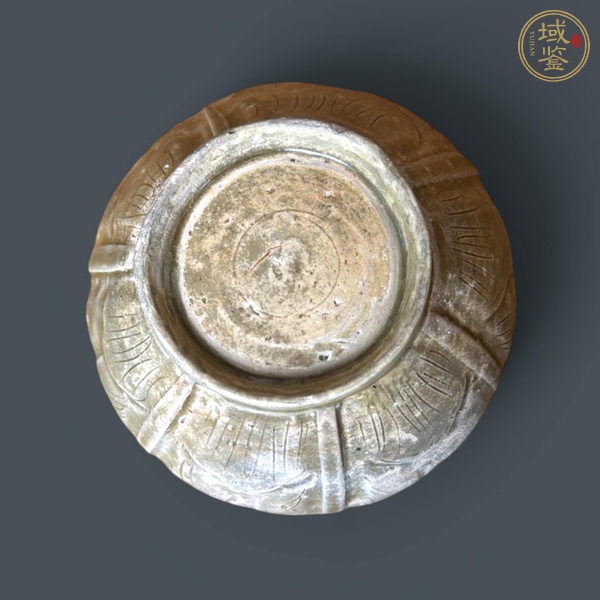 古玩陶瓷越窯刻花水盂真品鑒賞圖