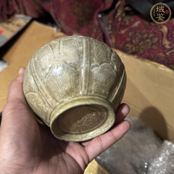 古玩陶瓷越窯刻花水盂真品鑒賞圖