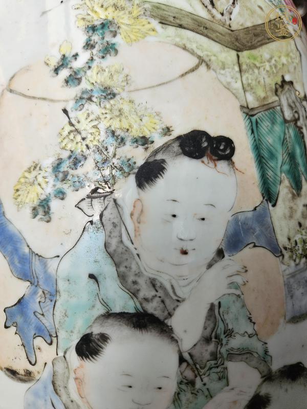 古玩陶瓷淺絳彩人物故事紋撇口瓶真品鑒賞圖