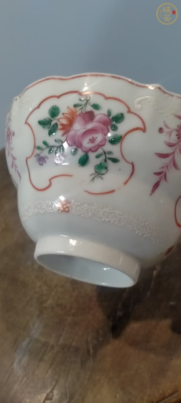 古玩陶瓷清中期廣彩花卉花口杯真品鑒賞圖