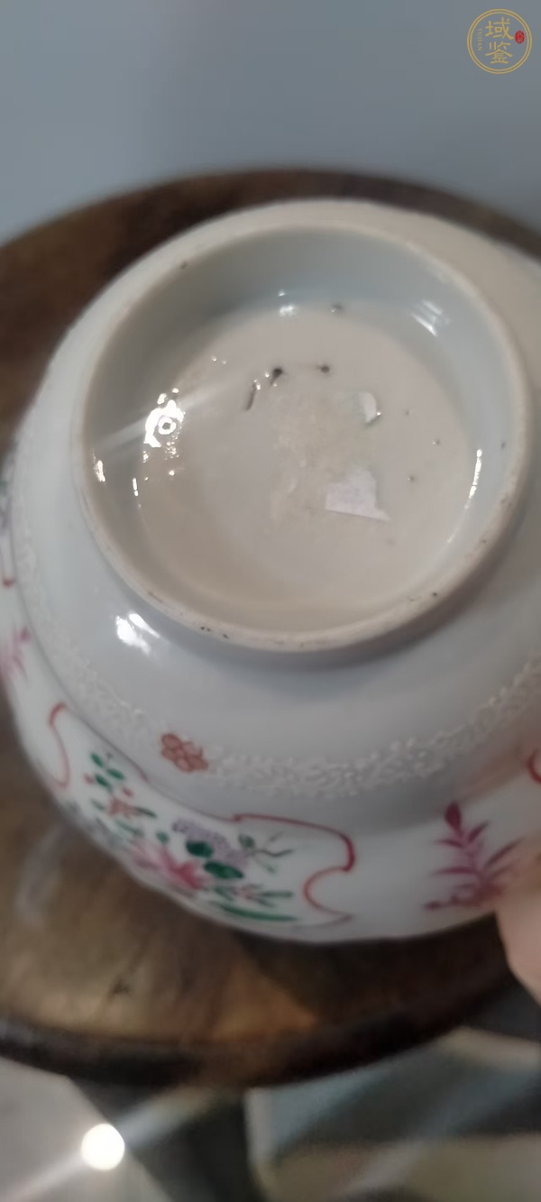 古玩陶瓷清中期廣彩花卉花口杯真品鑒賞圖