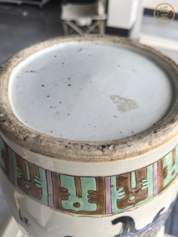古玩陶瓷博古圖粉彩瓶真品鑒賞圖