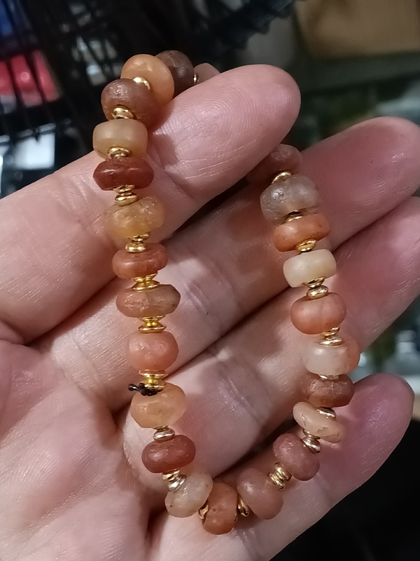 古玩轉(zhuǎn)賣春秋戰(zhàn)國天然瑪瑙珠串拍賣，當前價格0元
