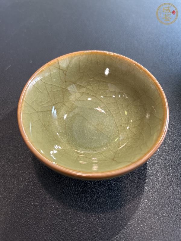 古玩陶瓷龍泉窯杯真品鑒賞圖