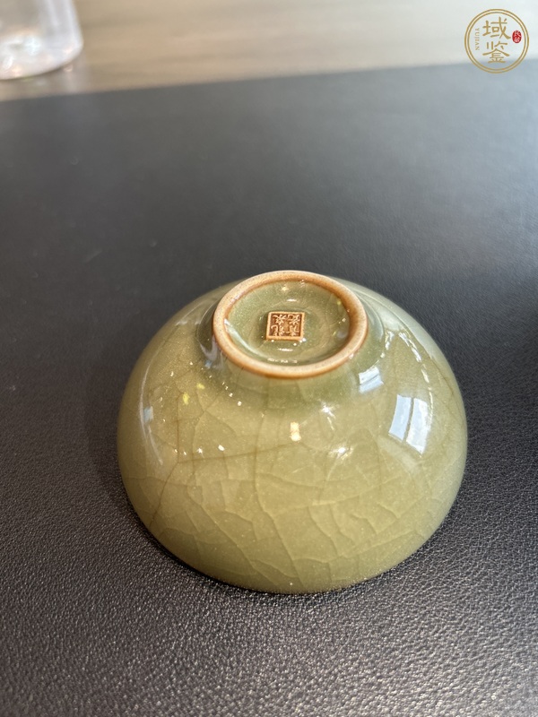 古玩陶瓷龍泉窯杯真品鑒賞圖