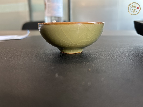 古玩陶瓷龍泉窯杯真品鑒賞圖