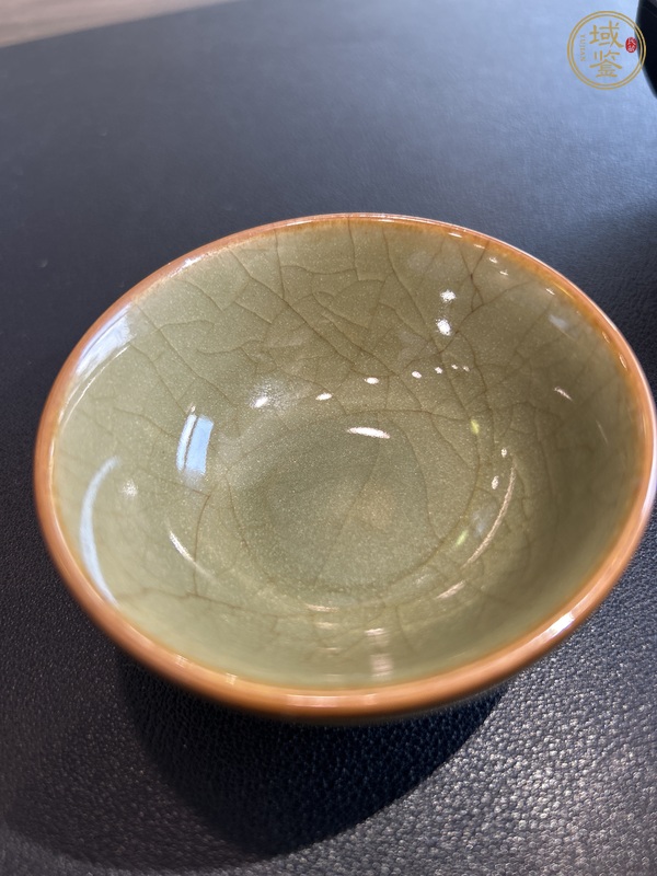 古玩陶瓷龍泉窯杯真品鑒賞圖