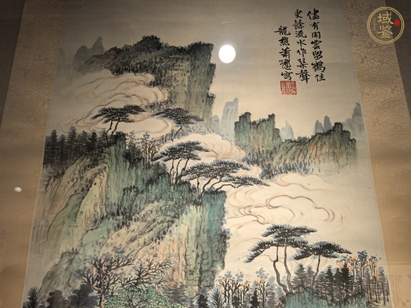古玩字畫蕭遜款青綠山水立軸真品鑒賞圖